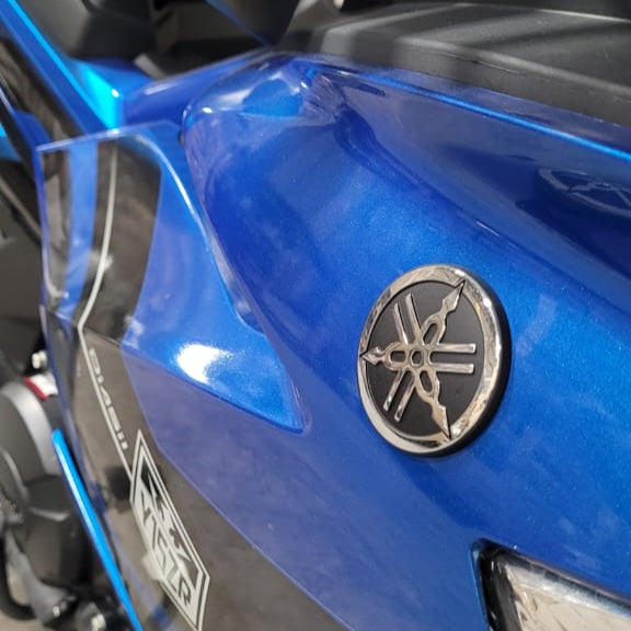YAMAHA ACCESSORIES 3D EMBLEM YAMAHA LOGO 45MM / 25MM CHROME (SILVER / GOLD) PREMIUM QUALITY WITH 3M DOUBLE SIDE TAPE