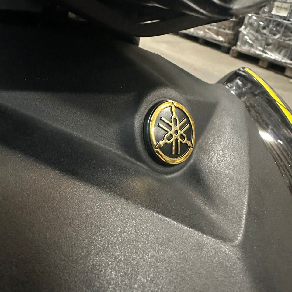 YAMAHA ACCESSORIES 3D EMBLEM YAMAHA LOGO 45MM / 25MM CHROME (SILVER / GOLD) PREMIUM QUALITY WITH 3M DOUBLE SIDE TAPE